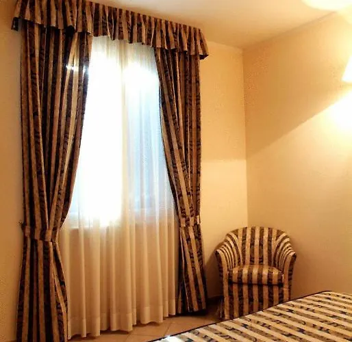 Hotel La Maddalena 2*